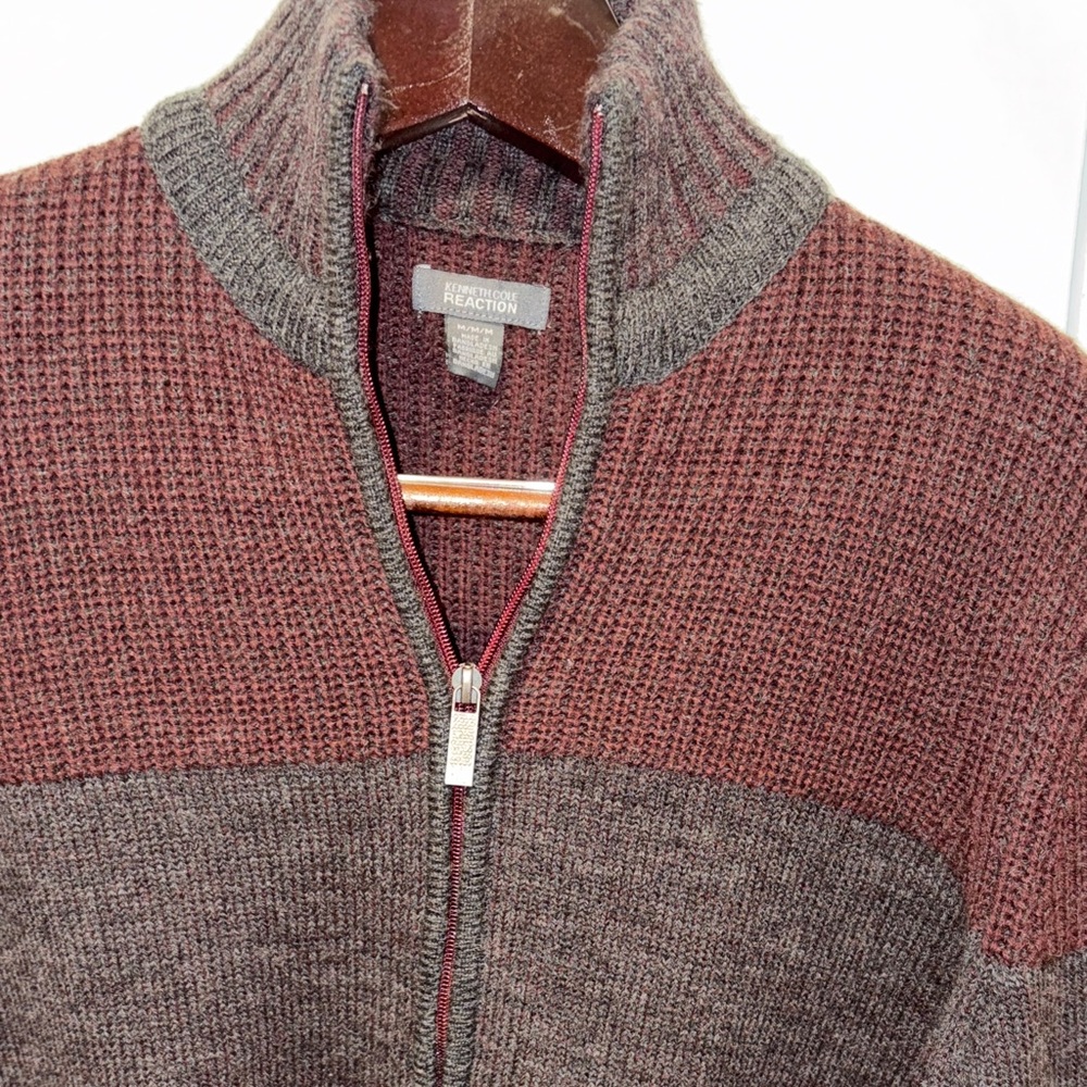Kenneth Cole gray/Burgundy ribbed knit zip cardigan stand high collar